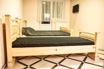 Фото номера Трехместный номер Отель SAMARIANKA hotel г. Коломыя 5